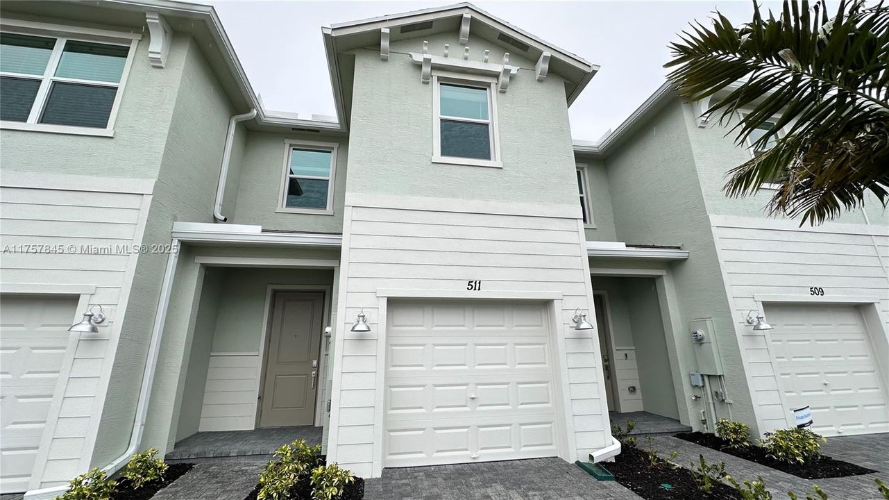 最近租的: $2,400 (3 贝兹, 2 浴室, 0 平方英尺)