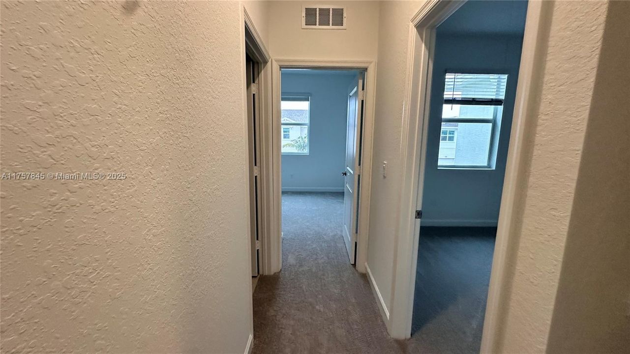 最近租的: $2,400 (3 贝兹, 2 浴室, 0 平方英尺)