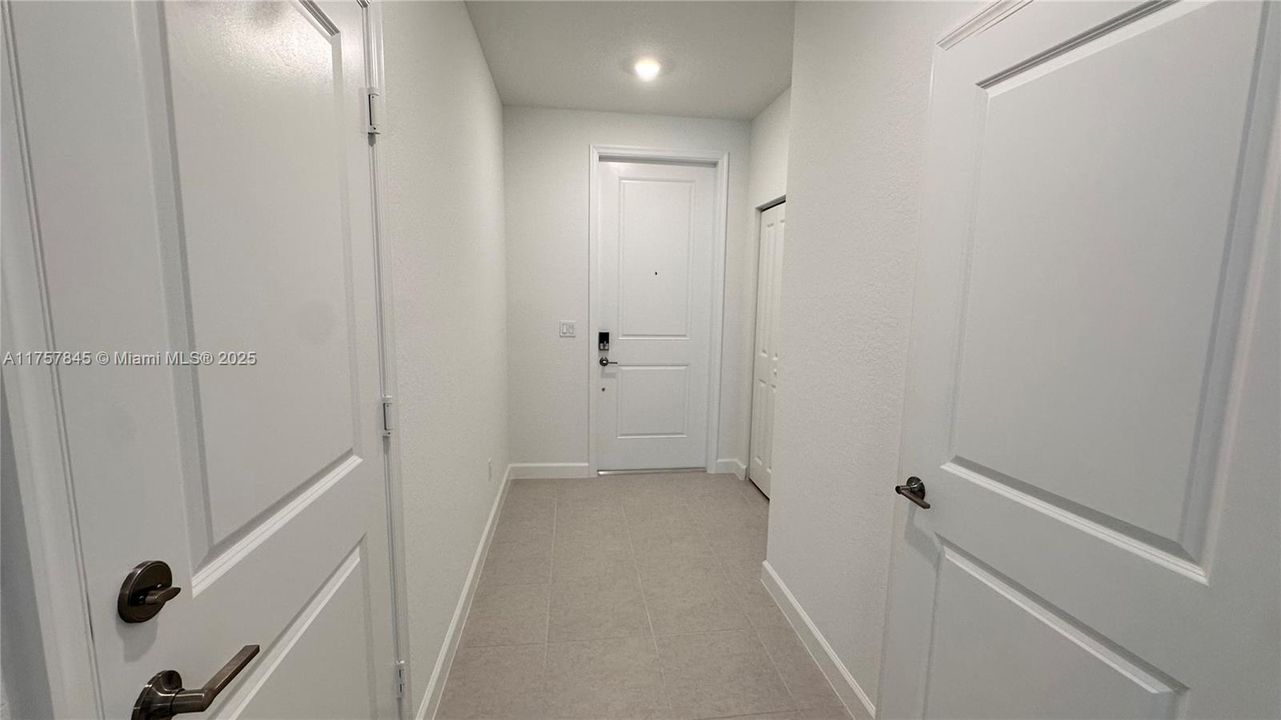 最近租的: $2,400 (3 贝兹, 2 浴室, 0 平方英尺)