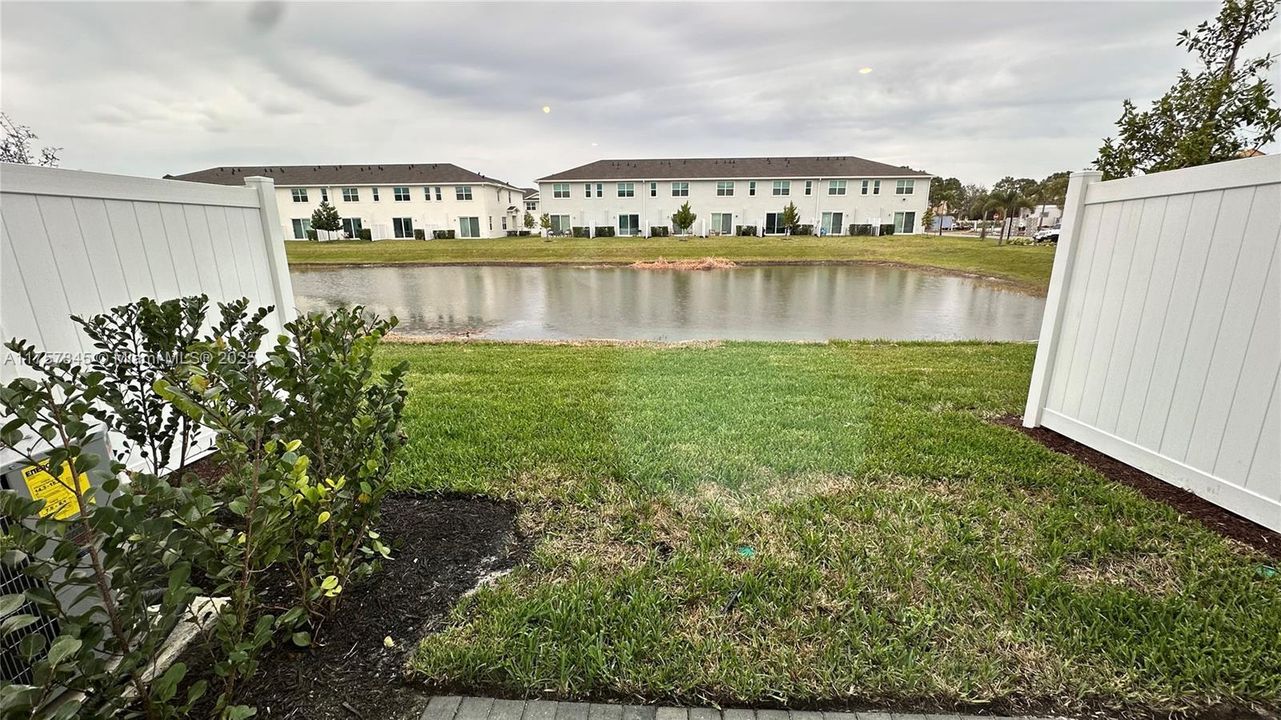 最近租的: $2,400 (3 贝兹, 2 浴室, 0 平方英尺)