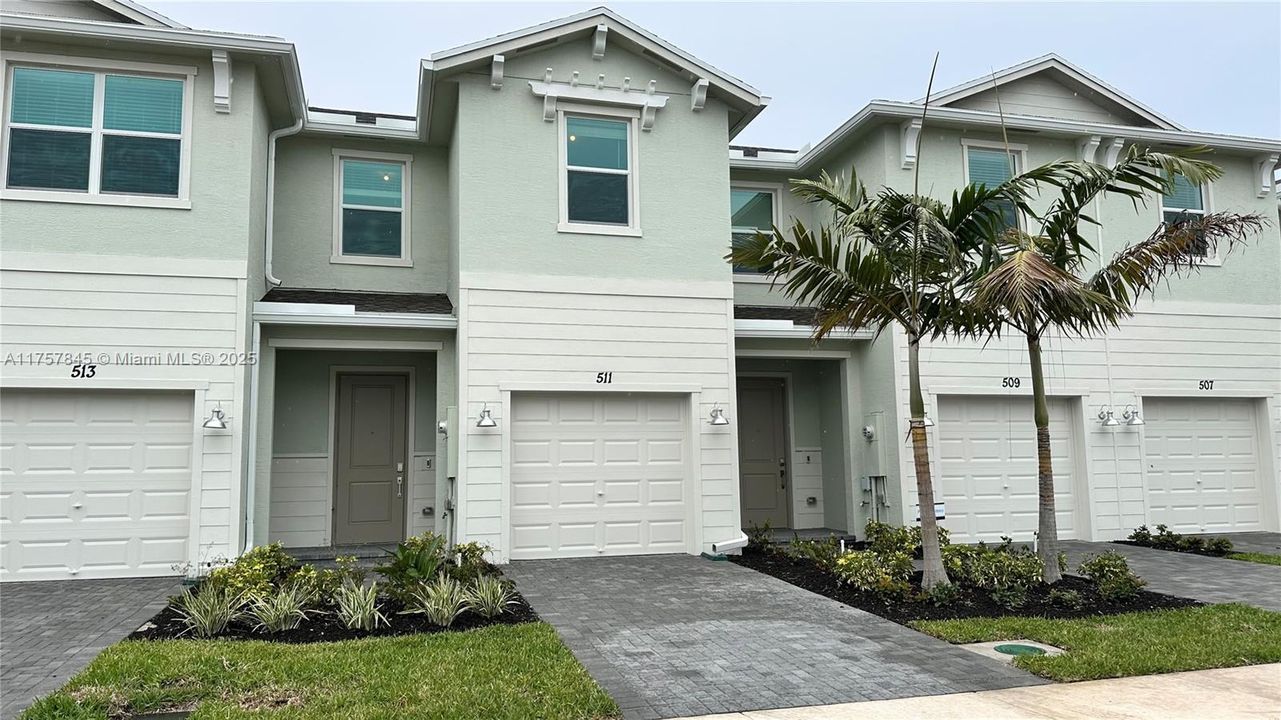 最近租的: $2,400 (3 贝兹, 2 浴室, 0 平方英尺)