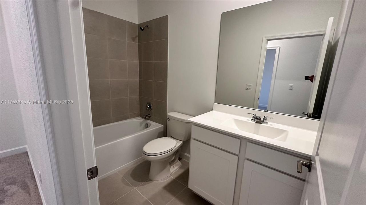 最近租的: $2,400 (3 贝兹, 2 浴室, 0 平方英尺)