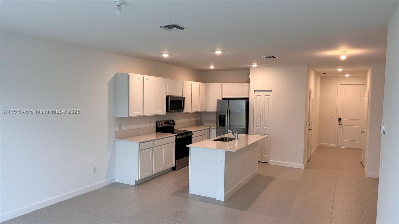 最近租的: $2,400 (3 贝兹, 2 浴室, 0 平方英尺)