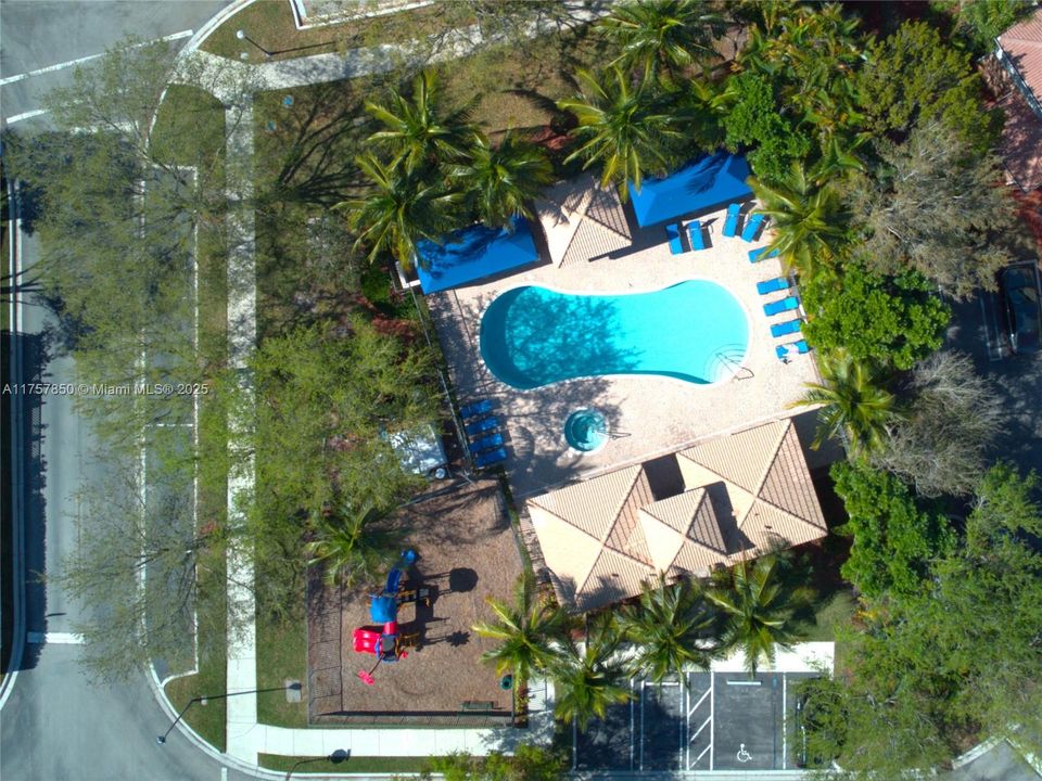 Recientemente alquilado: $4,750 (4 camas, 2 baños, 2642 Pies cuadrados)