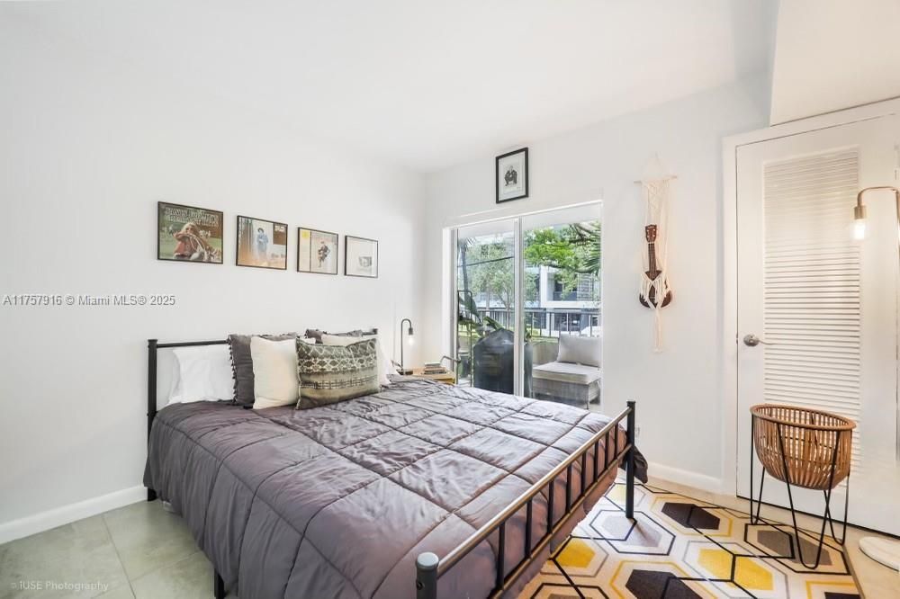 Recently Rented: $3,250 (2 beds, 2 baths, 744 Square Feet)