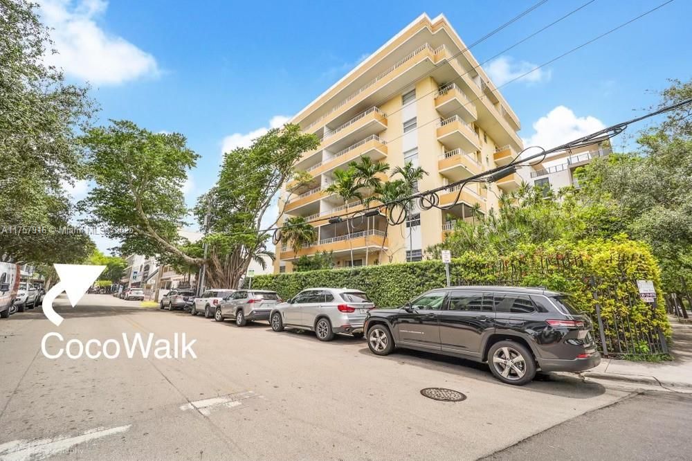 Recently Rented: $3,250 (2 beds, 2 baths, 744 Square Feet)