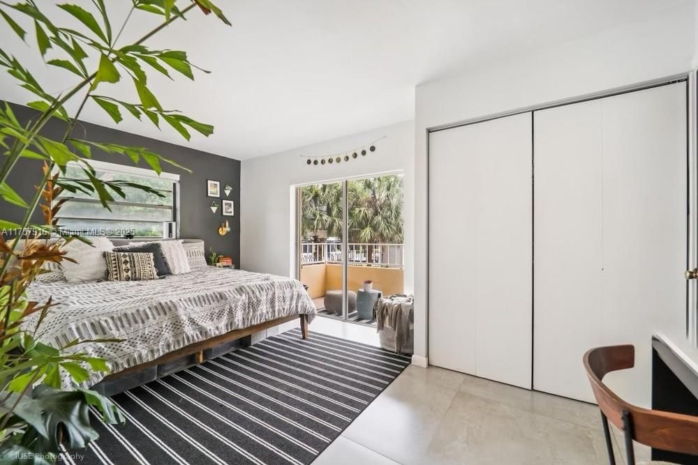 Recently Rented: $3,250 (2 beds, 2 baths, 744 Square Feet)