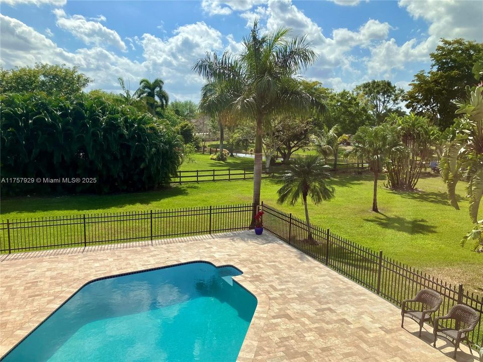 最近售出: $1,620,000 (4 贝兹, 3 浴室, 3328 平方英尺)