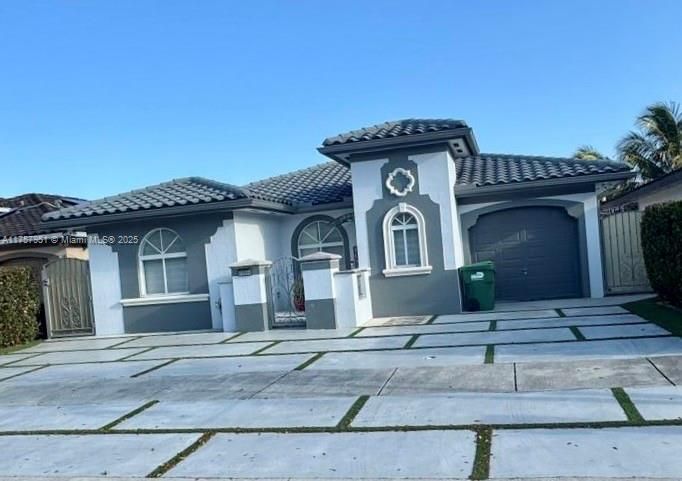 最近售出: $825,000 (3 贝兹, 2 浴室, 2055 平方英尺)