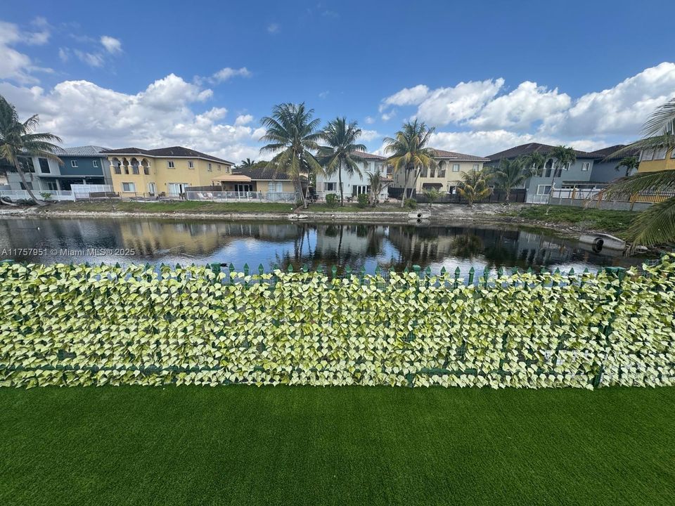 最近售出: $825,000 (3 贝兹, 2 浴室, 2055 平方英尺)