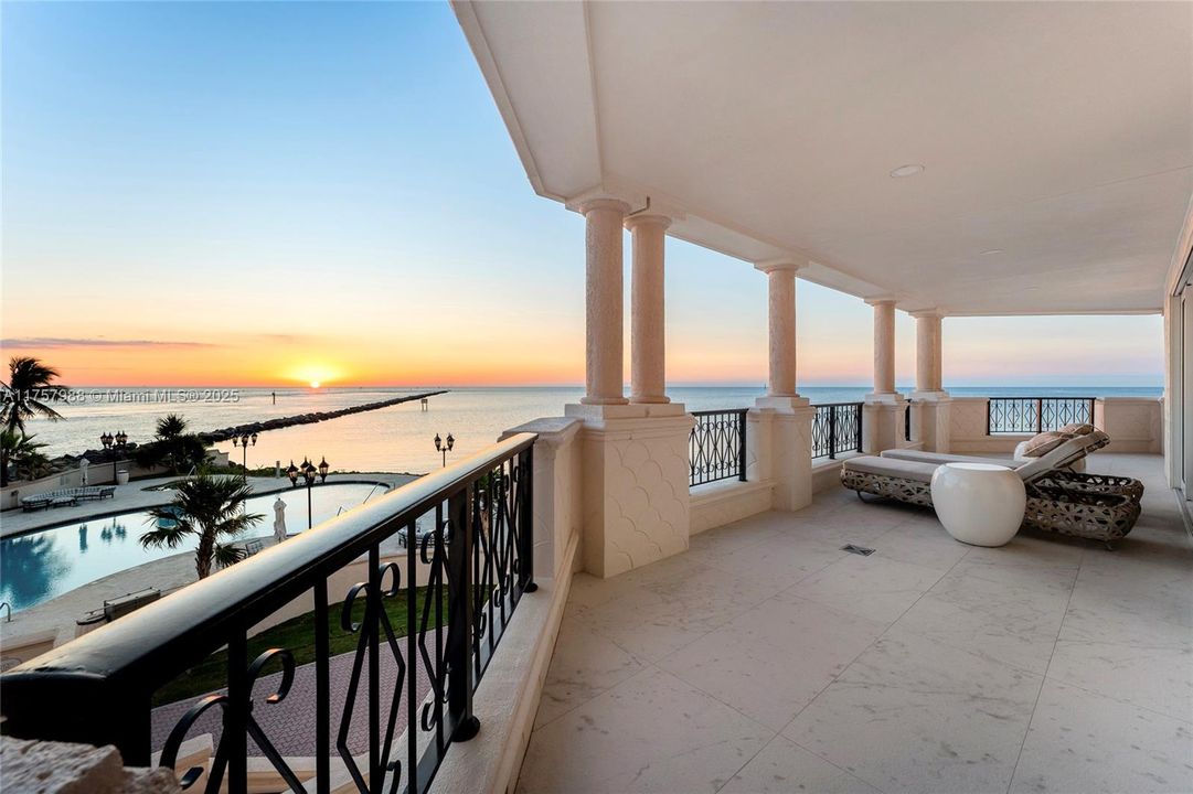 En Venta: $27,500,000 (5 camas, 6 baños, 6820 Pies cuadrados)