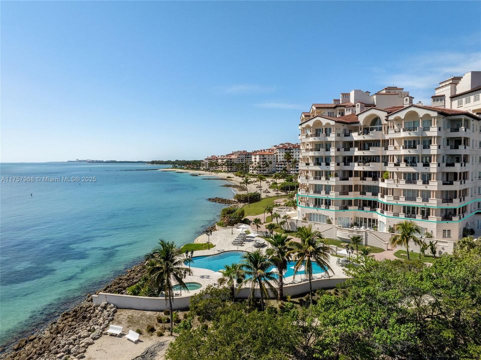 En Venta: $27,500,000 (5 camas, 6 baños, 6820 Pies cuadrados)