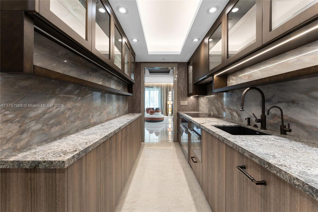 En Venta: $27,500,000 (5 camas, 6 baños, 6820 Pies cuadrados)