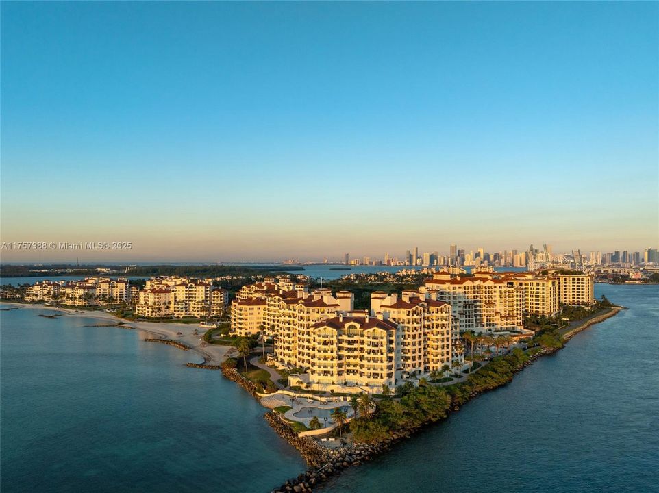 En Venta: $27,500,000 (5 camas, 6 baños, 6820 Pies cuadrados)