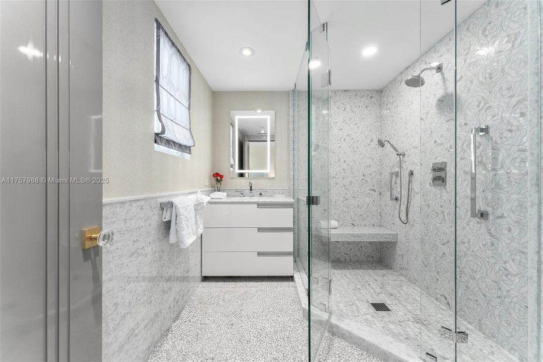 En Venta: $27,500,000 (5 camas, 6 baños, 6820 Pies cuadrados)