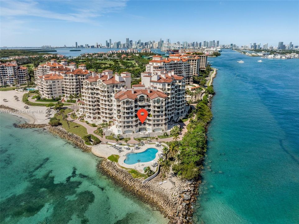 En Venta: $27,500,000 (5 camas, 6 baños, 6820 Pies cuadrados)