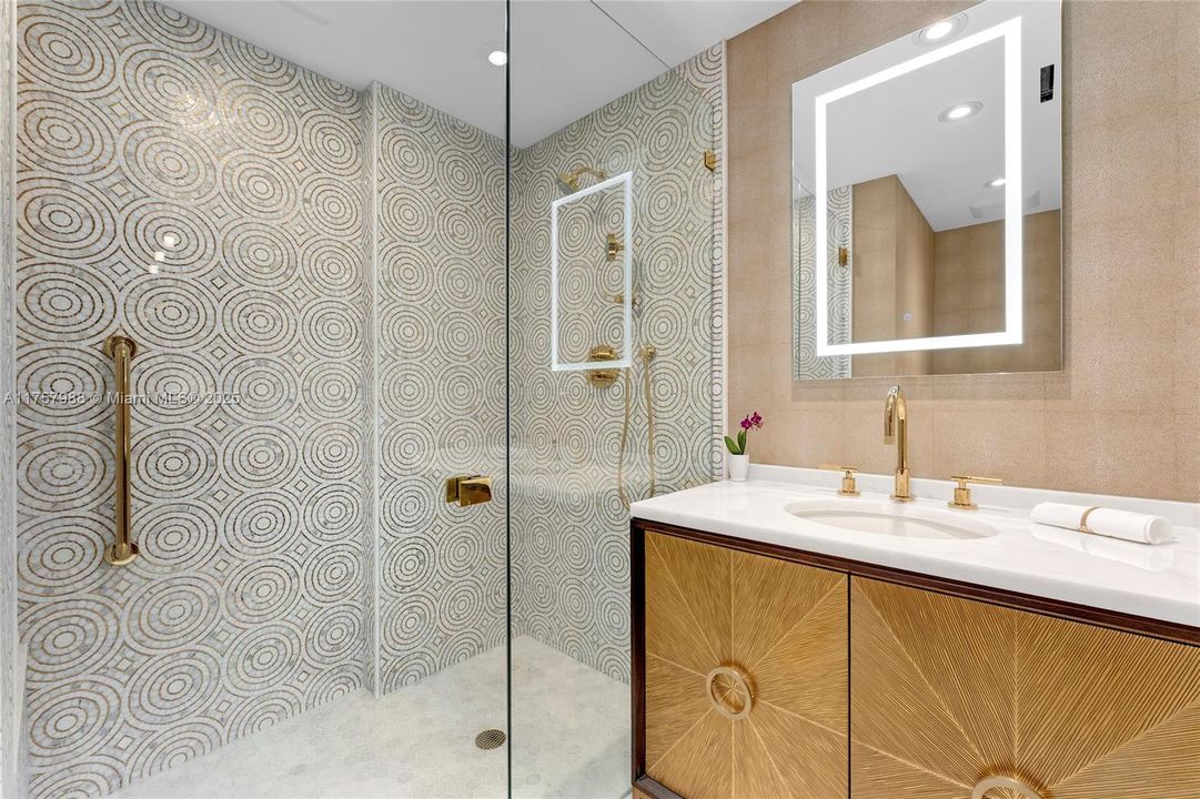 En Venta: $27,500,000 (5 camas, 6 baños, 6820 Pies cuadrados)