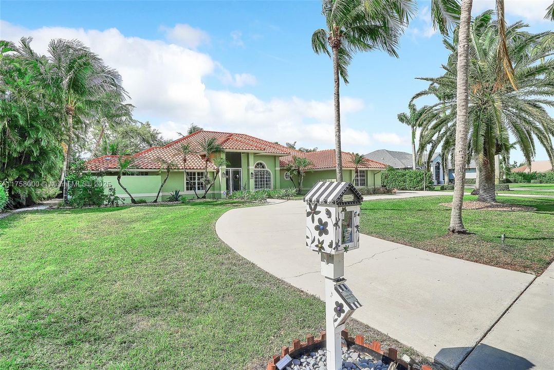 Recently Sold: $1,495,000 (6 beds, 4 baths, 4140 Square Feet)