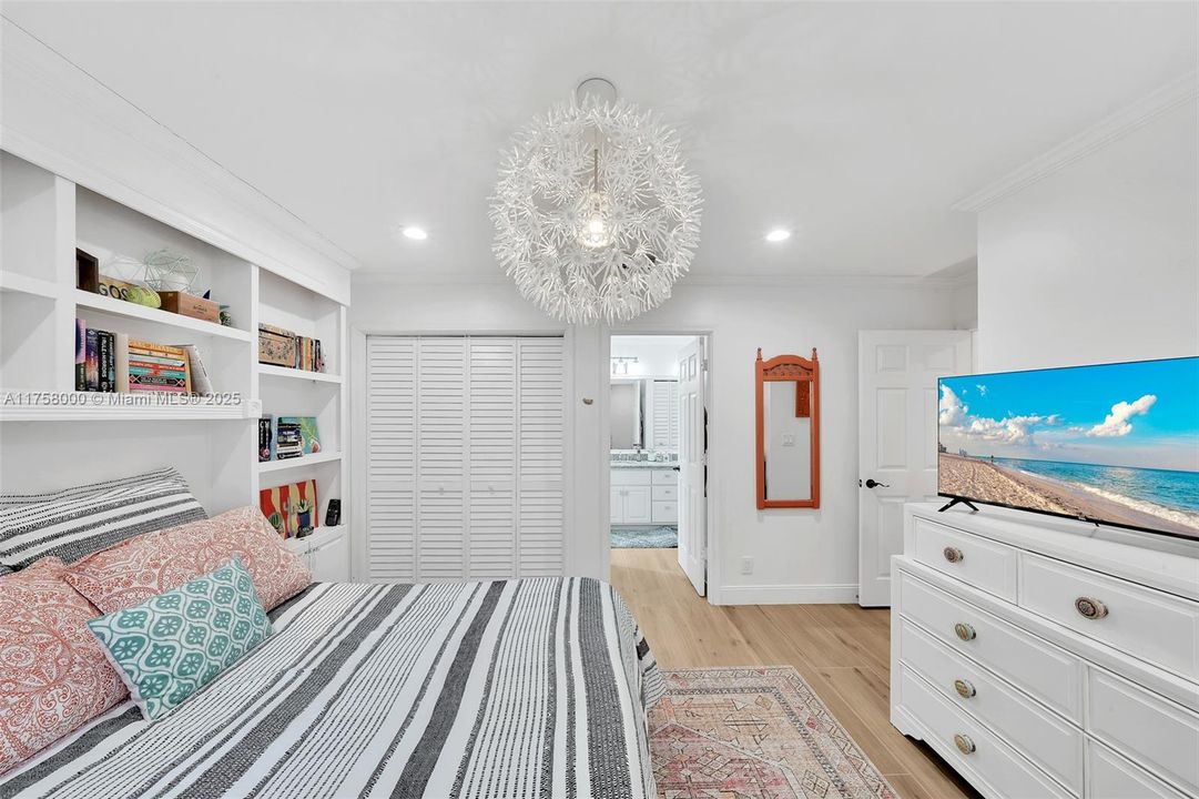 Recently Sold: $1,495,000 (6 beds, 4 baths, 4140 Square Feet)