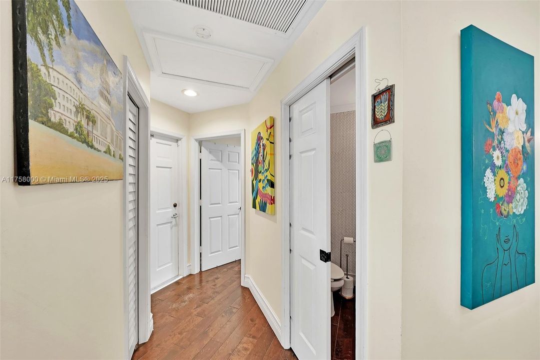 Recently Sold: $1,495,000 (6 beds, 4 baths, 4140 Square Feet)