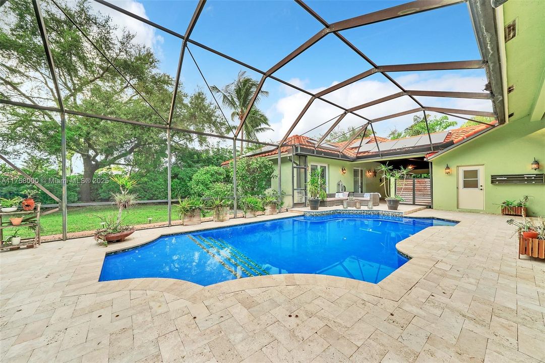 Recently Sold: $1,495,000 (6 beds, 4 baths, 4140 Square Feet)