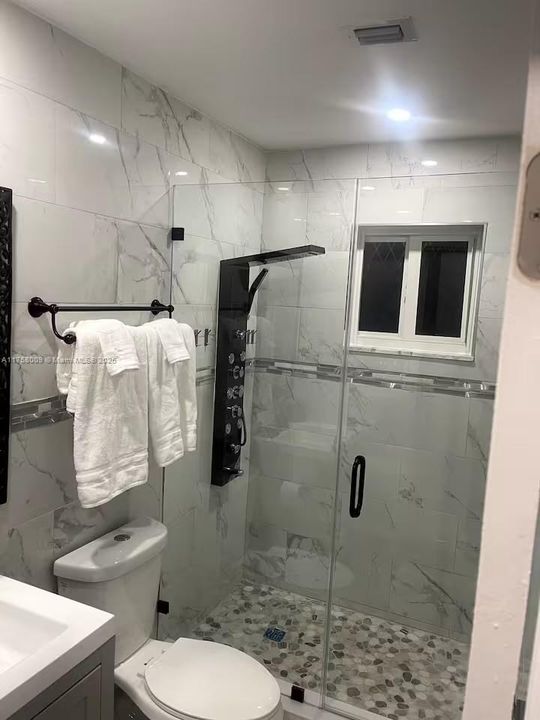 Recently Rented: $3,600 (4 beds, 2 baths, 1784 Square Feet)