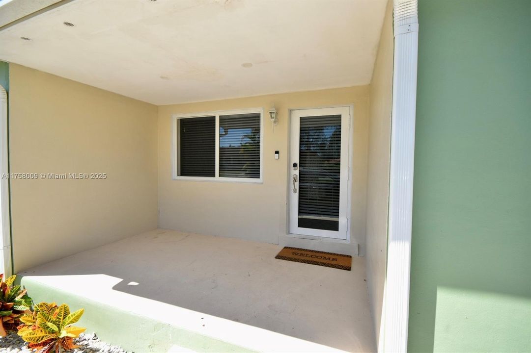 Recently Rented: $3,600 (4 beds, 2 baths, 1784 Square Feet)