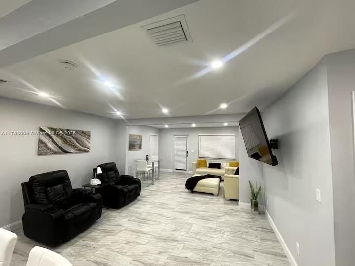 Recently Rented: $3,600 (4 beds, 2 baths, 1784 Square Feet)