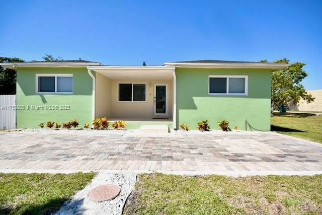 Recently Rented: $3,600 (4 beds, 2 baths, 1784 Square Feet)