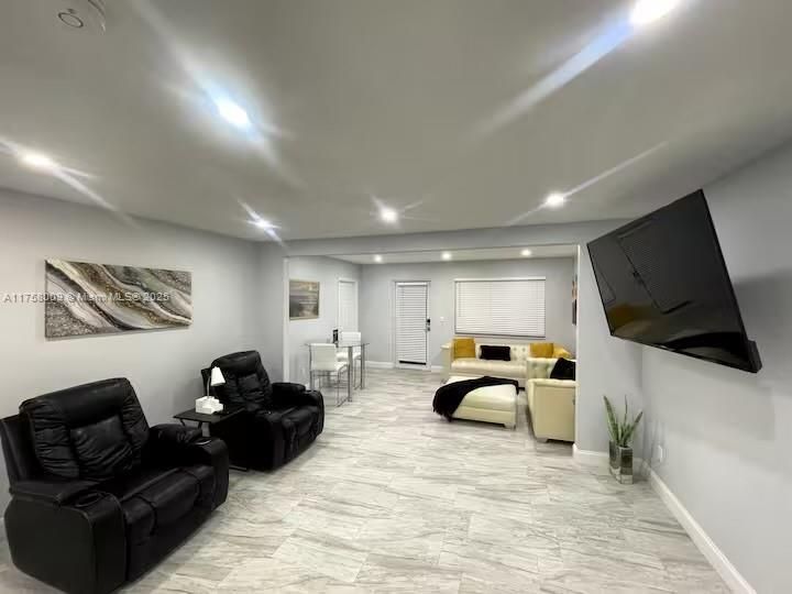 Recently Rented: $3,600 (4 beds, 2 baths, 1784 Square Feet)