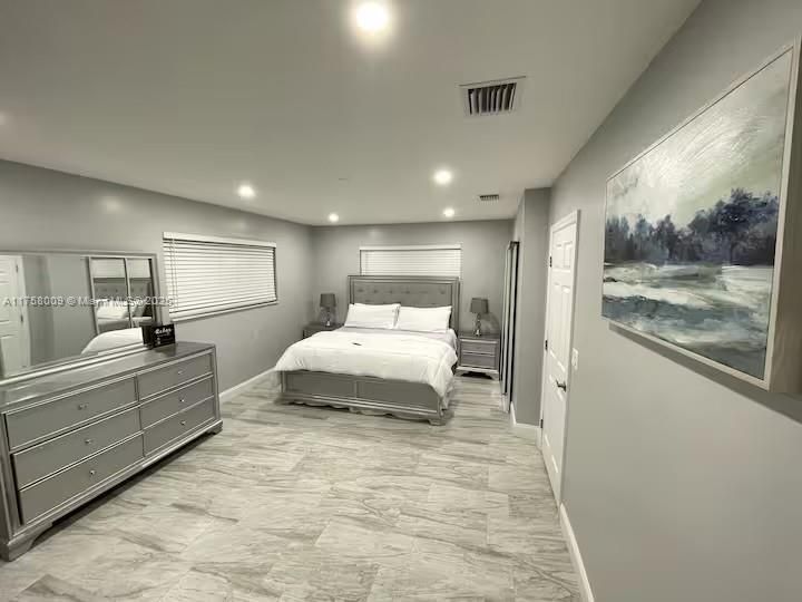 Recently Rented: $3,600 (4 beds, 2 baths, 1784 Square Feet)