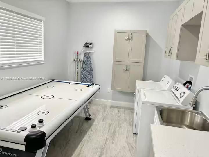 Recently Rented: $3,600 (4 beds, 2 baths, 1784 Square Feet)