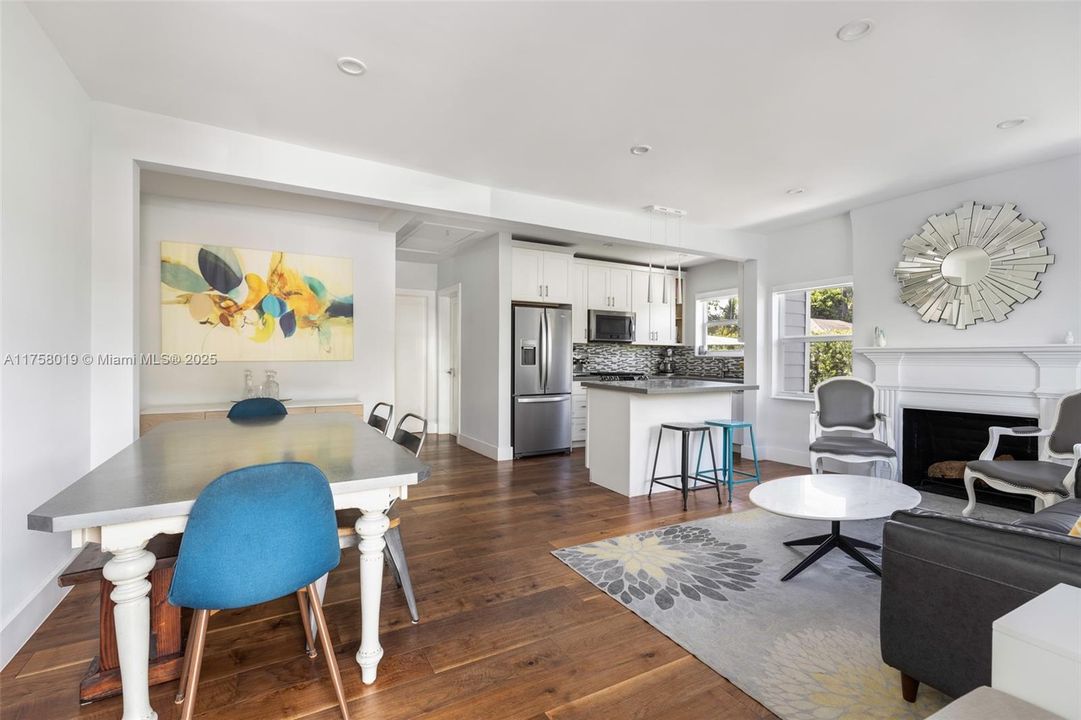 Recently Sold: $1,895,000 (4 beds, 3 baths, 2438 Square Feet)