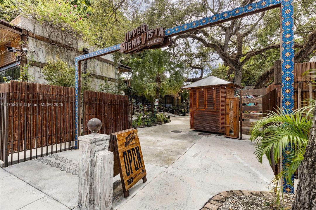 Upper Buena Vista - steps away