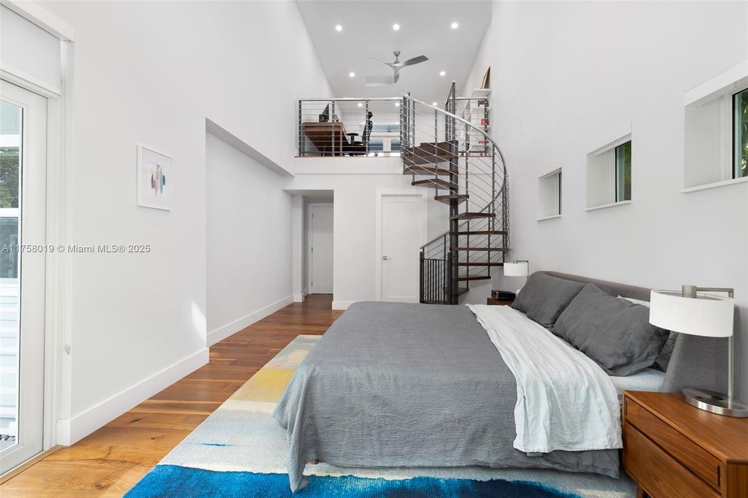 Recently Sold: $1,895,000 (4 beds, 3 baths, 2438 Square Feet)