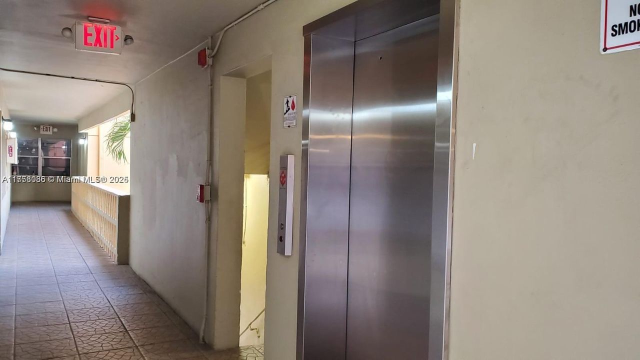 For Sale: $185,000 (1 beds, 1 baths, 530 Square Feet)