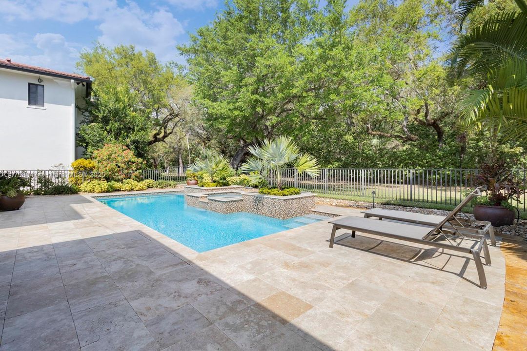 Recently Sold: $2,850,000 (5 beds, 5 baths, 3587 Square Feet)