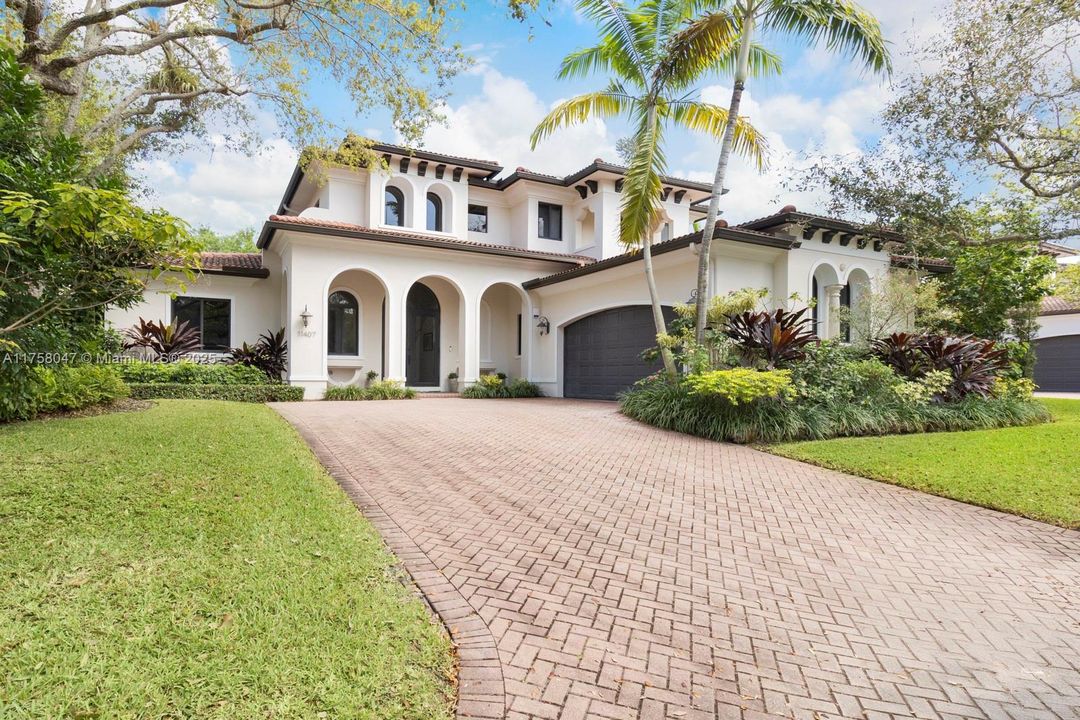 Recently Sold: $2,850,000 (5 beds, 5 baths, 3587 Square Feet)