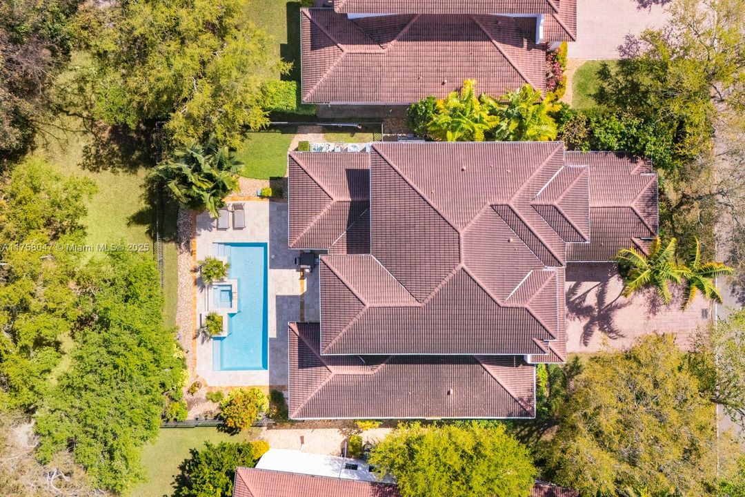 Recently Sold: $2,850,000 (5 beds, 5 baths, 3587 Square Feet)