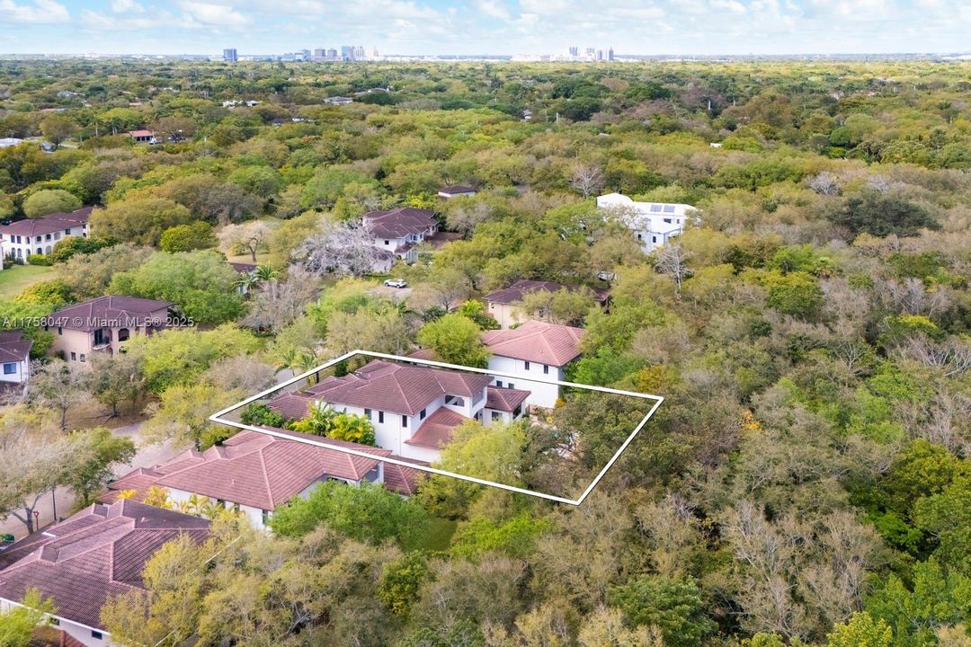 Recently Sold: $2,850,000 (5 beds, 5 baths, 3587 Square Feet)