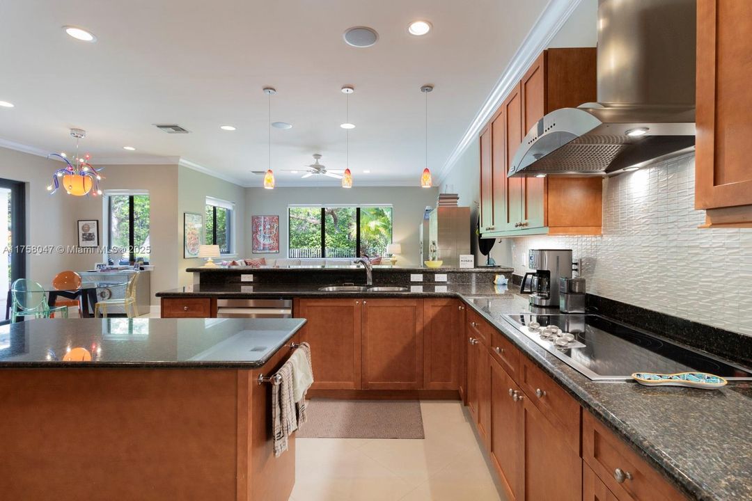 Recently Sold: $2,850,000 (5 beds, 5 baths, 3587 Square Feet)