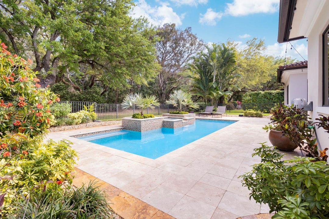 Recently Sold: $2,850,000 (5 beds, 5 baths, 3587 Square Feet)