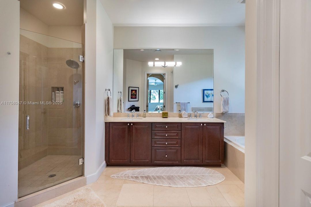 Recently Sold: $2,850,000 (5 beds, 5 baths, 3587 Square Feet)