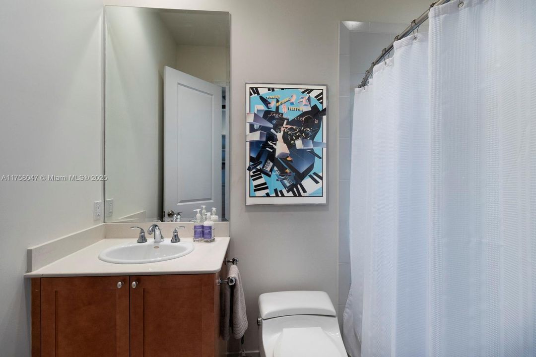 Recently Sold: $2,850,000 (5 beds, 5 baths, 3587 Square Feet)