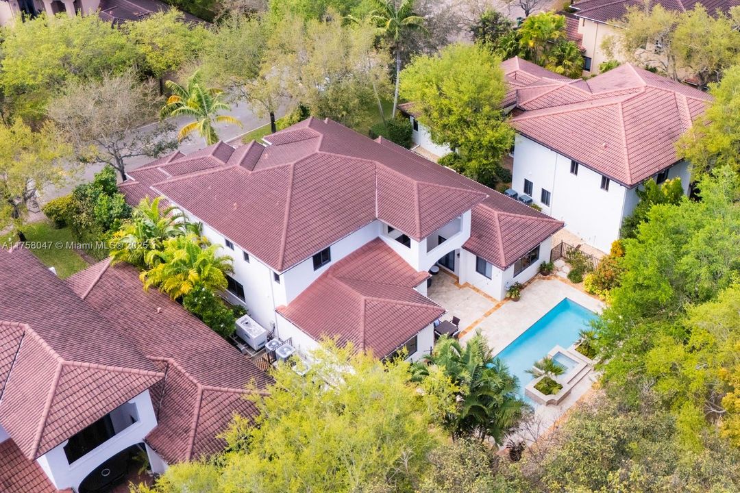 Recently Sold: $2,850,000 (5 beds, 5 baths, 3587 Square Feet)