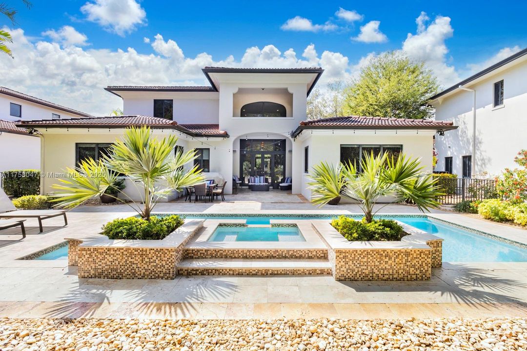 Recently Sold: $2,850,000 (5 beds, 5 baths, 3587 Square Feet)