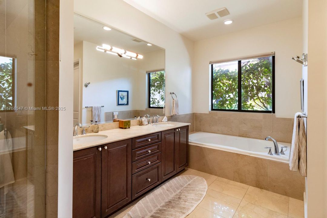 Recently Sold: $2,850,000 (5 beds, 5 baths, 3587 Square Feet)