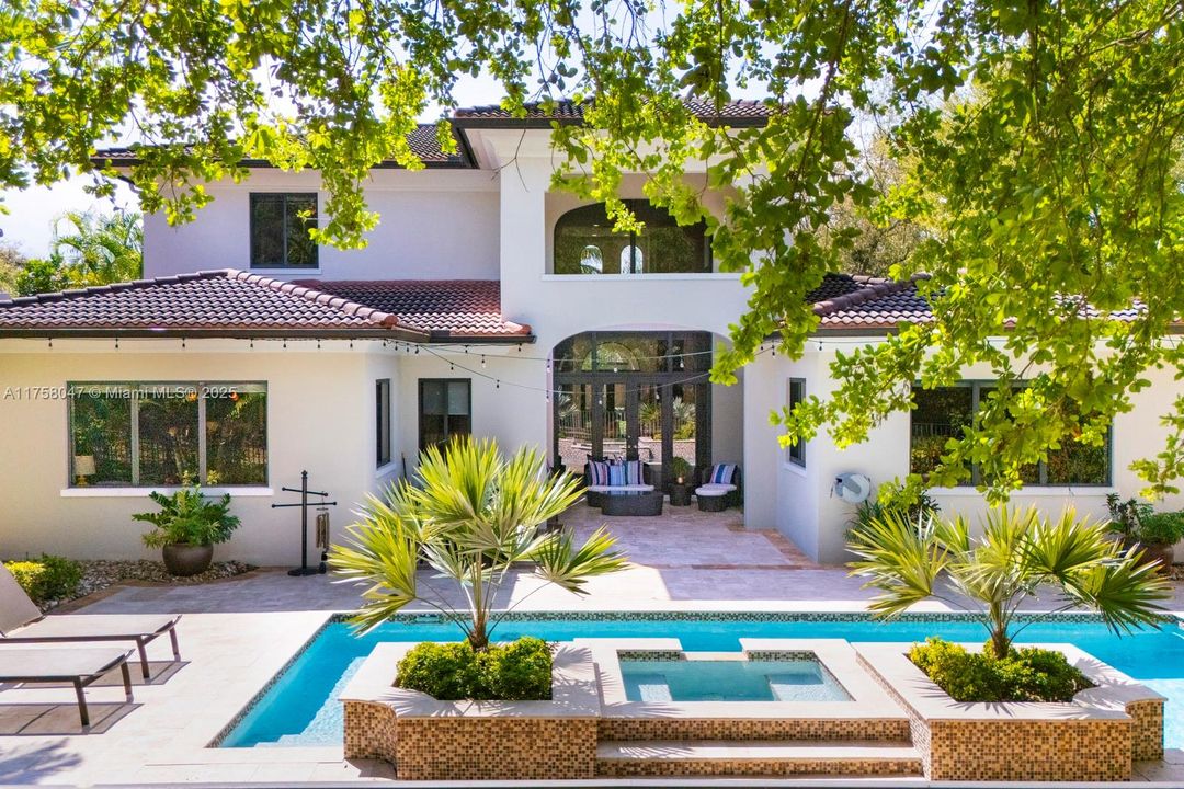 Recently Sold: $2,850,000 (5 beds, 5 baths, 3587 Square Feet)