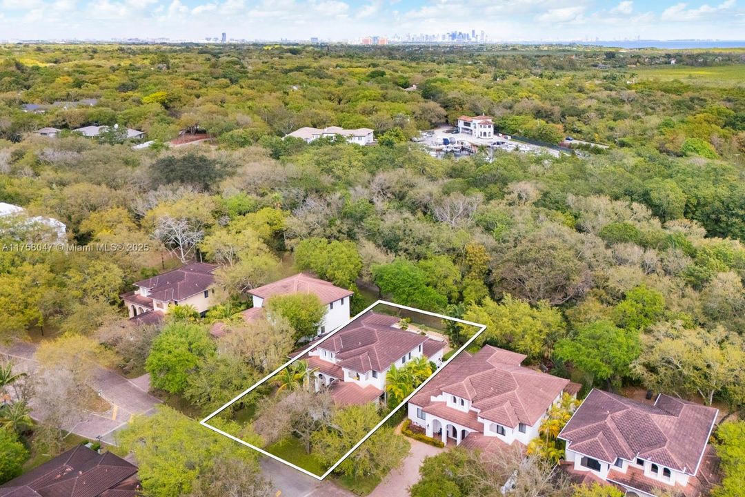 Recently Sold: $2,850,000 (5 beds, 5 baths, 3587 Square Feet)