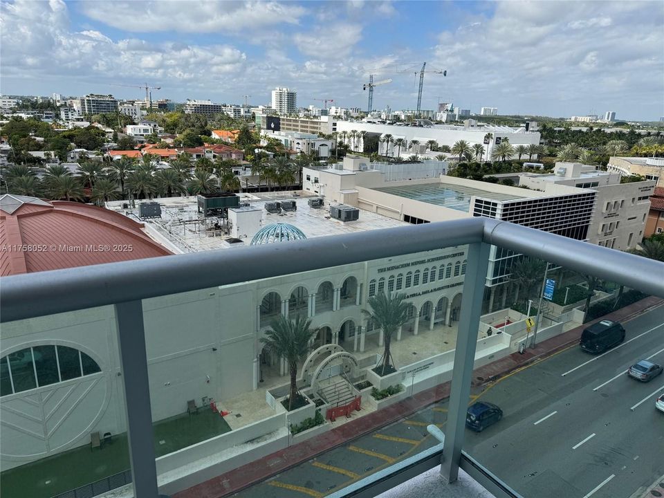 合同活跃: $755,000 (2 贝兹, 2 浴室, 1299 平方英尺)